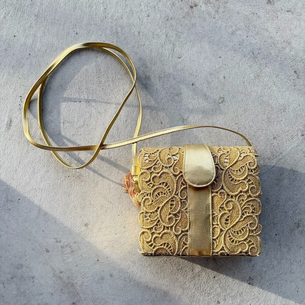 Vintage Gold Leaf W/ Diamante Stuart Weitzman Evening Bag With Strap - Picture 2 of 7